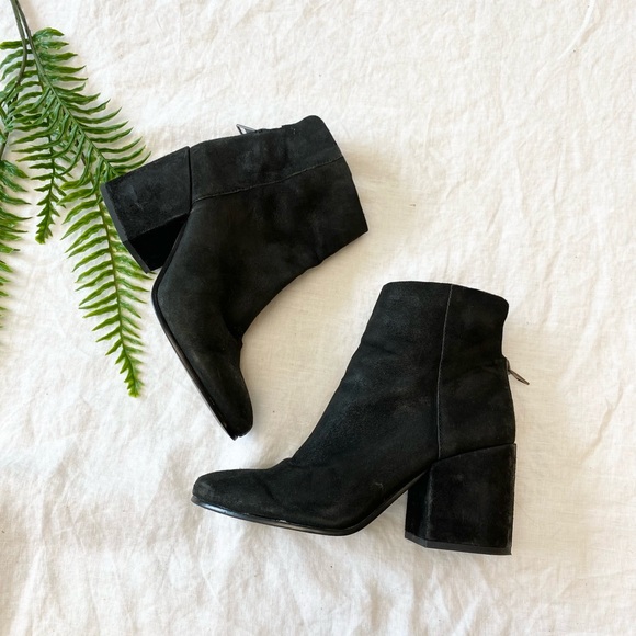 Lucky Brand Ravynn Ankle Boot Black Leather Block Heel - Picture 2 of 12